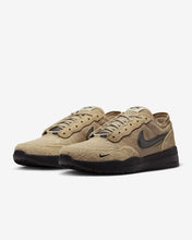 Load image into Gallery viewer, Nike SB &quot;PS8&quot; // Light Khaki/Black
