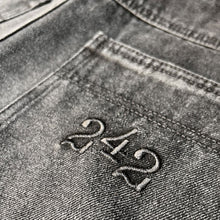 Load image into Gallery viewer, 242 &quot;Fleury&quot; Baggy Denim Pants // Washed Black
