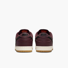 Load image into Gallery viewer, Nike SB "Dunk Low Pro ISO" // Burgundy Crush/Black
