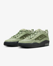 Load image into Gallery viewer, Nike SB &quot;Air Max Ishod&quot; // Oil Green
