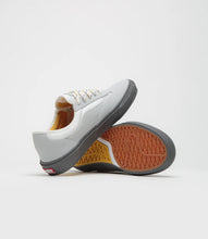 Load image into Gallery viewer, Vans &quot;Curren Caples&quot; // Grey
