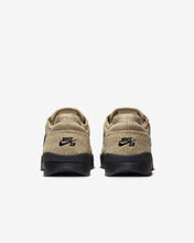 Load image into Gallery viewer, Nike SB &quot;PS8&quot; // Light Khaki/Black
