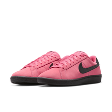 Load image into Gallery viewer, Nike SB "Zoom Tennis Classic" // Hyper Pink/Black
