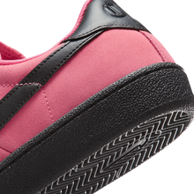 Load image into Gallery viewer, Nike SB "Zoom Tennis Classic" // Hyper Pink/Black
