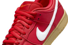 Load image into Gallery viewer, Nike SB &quot;Dunk Low &quot; // University Red/White/Gum
