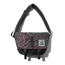 Load image into Gallery viewer, Butter “Commute“ Side Bag // Leopard
