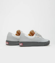 Load image into Gallery viewer, Vans &quot;Curren Caples&quot; // Grey
