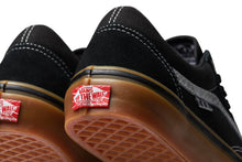 Load image into Gallery viewer, Vans x Hockey  &quot;Old Skool&quot; // Black/Gum
