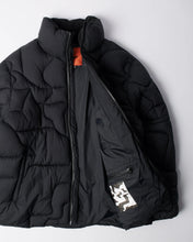 Load image into Gallery viewer, Parra "Boring Village "Puffer Jacket // Black
