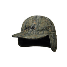 Load image into Gallery viewer, Butter “Polartec Reversible“ Trapper Cap // Forest Camo/Navy
