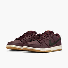 Load image into Gallery viewer, Nike SB "Dunk Low Pro ISO" // Burgundy Crush/Black
