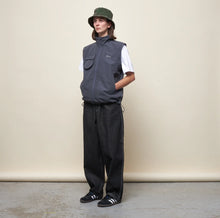 Load image into Gallery viewer, Dime &quot;Hiking Zip-Off Sleeves&quot; Jacket // Charcoal

