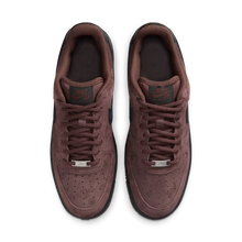 Load image into Gallery viewer, Nike SB "Air Force 1" // Light Chocolate/Black
