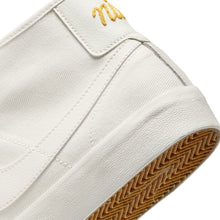 Load image into Gallery viewer, Nike SB &quot;Blazer Court Mid Prm&quot; // Sail/Sail
