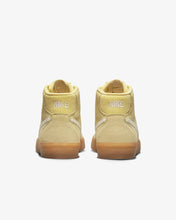 Load image into Gallery viewer, Nike SB &quot;Bruin Hi WMNS&quot; // Wash Lemon
