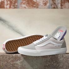 Load image into Gallery viewer, Vans &quot;Old Skool&quot; // Cloud
