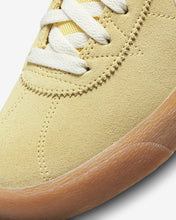 Load image into Gallery viewer, Nike SB &quot;Bruin Hi WMNS&quot; // Wash Lemon
