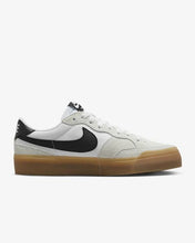 Load image into Gallery viewer, Nike SB &quot;Pogo Plus&quot; // White/Black

