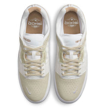 Load image into Gallery viewer, Nike SB &quot;Ishod&quot; Premium // Light Stone
