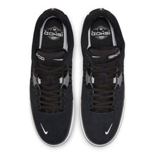 Load image into Gallery viewer, Nike SB &quot;Ishod&quot; // Black/White
